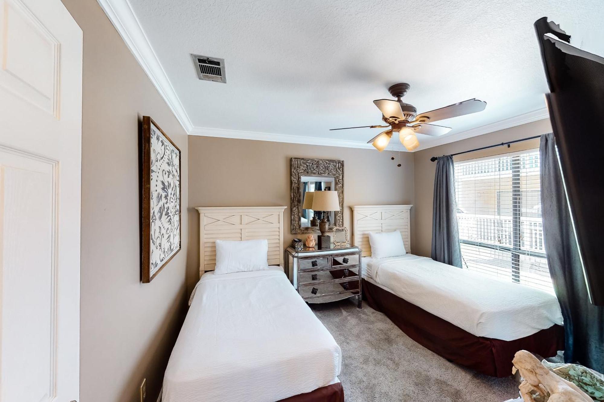 ​Sandpiper Cove Destin Rum bild
